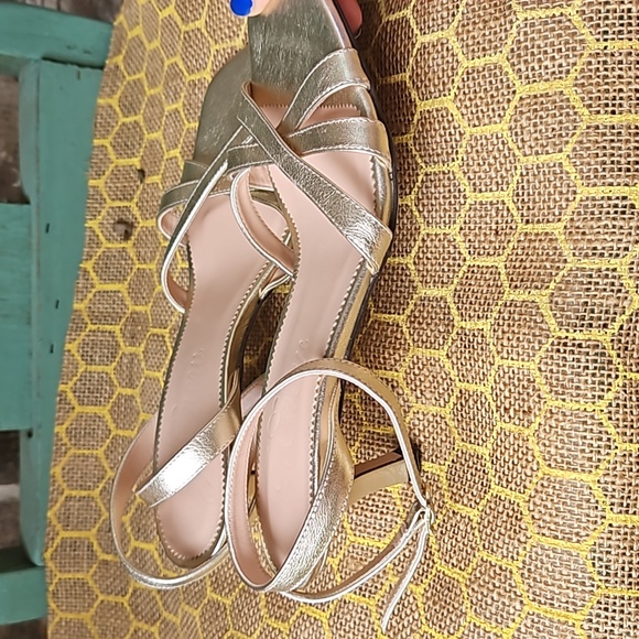 NWOT! J. Crew Gold Shimmer Special Occasion Sandals - Picture 4 of 6